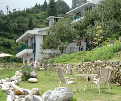 https://imgcld.yatra.com/ytimages/image/upload/t_hotel_yatra_city_desktop/v1451733472/Domestic Hotels/Hotel_Garhwal/The Terraces/The_Terraces_-_a_boutique_resort.jpg